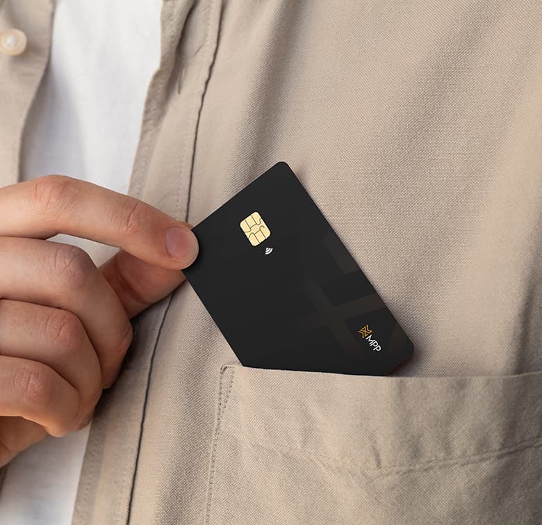 Cartão | Mais Pré-Pagos Cartão no bolso da camisa | Mais Pré-Pagos